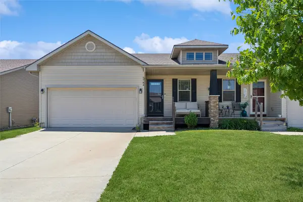5784 NW 50th Street, Johnston, IA 50131