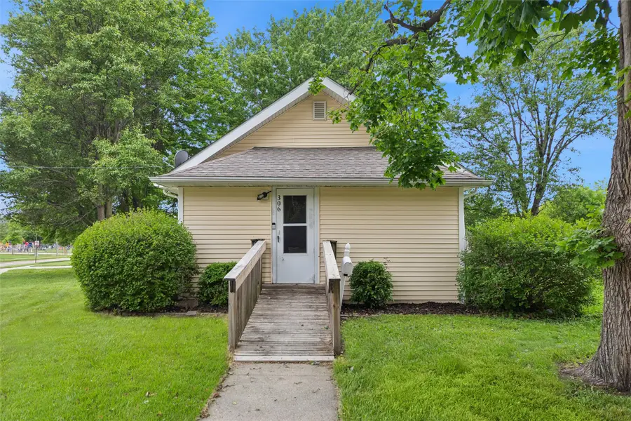 306 3rd Avenue Sw, Altoona, IA 50009 - #2