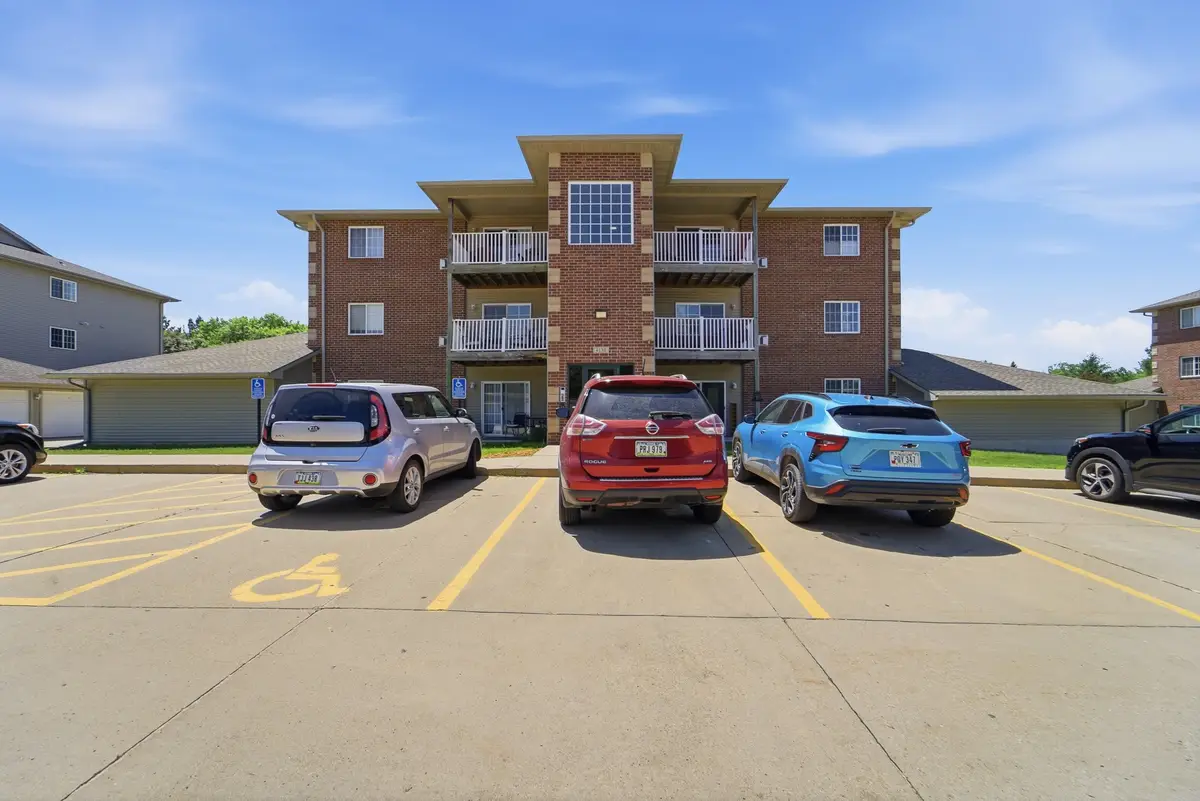 4130 100th Street #8, Urbandale, IA 50322 - #1
