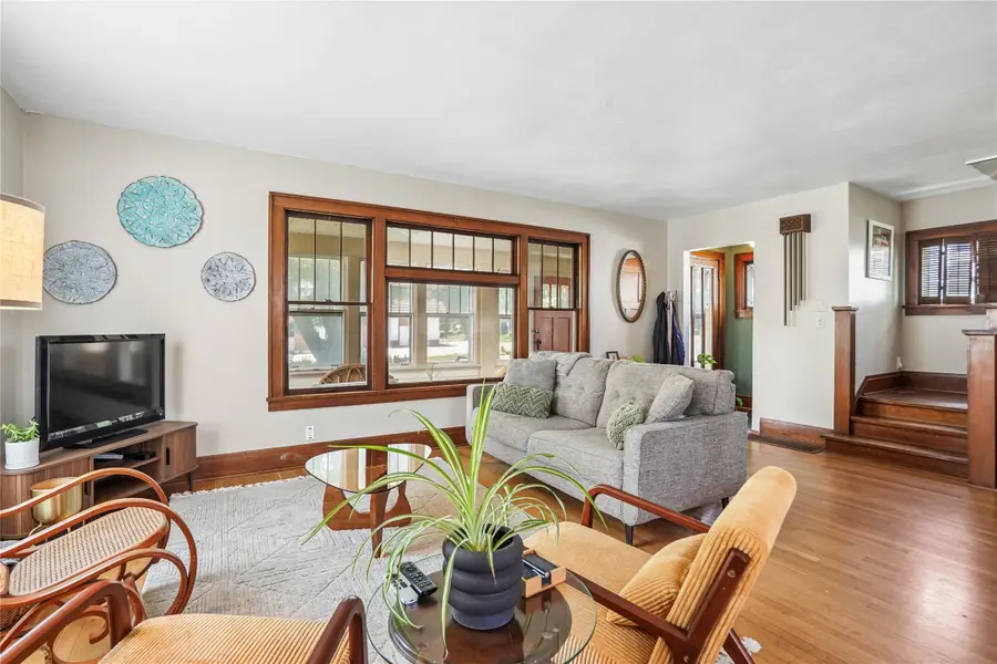 2215 E 9th Street, Des Moines, IA 50316 - #3