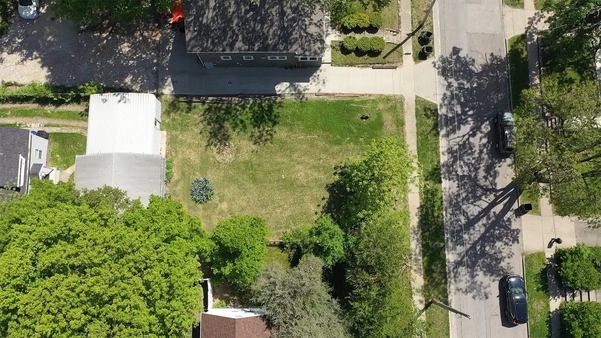909 24th Street, Des Moines, IA 50312 - #1
