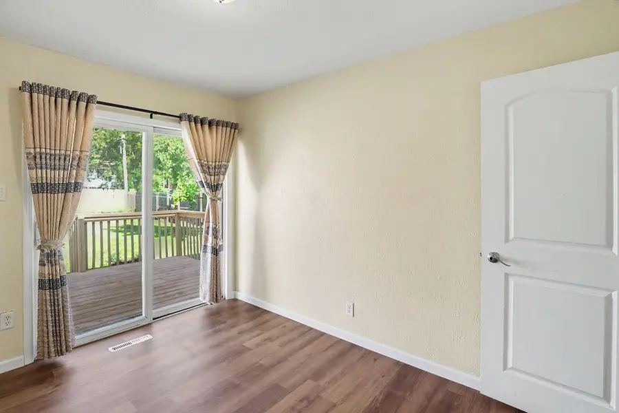 3406 E 26th Street, Des Moines, IA 50317 - #2