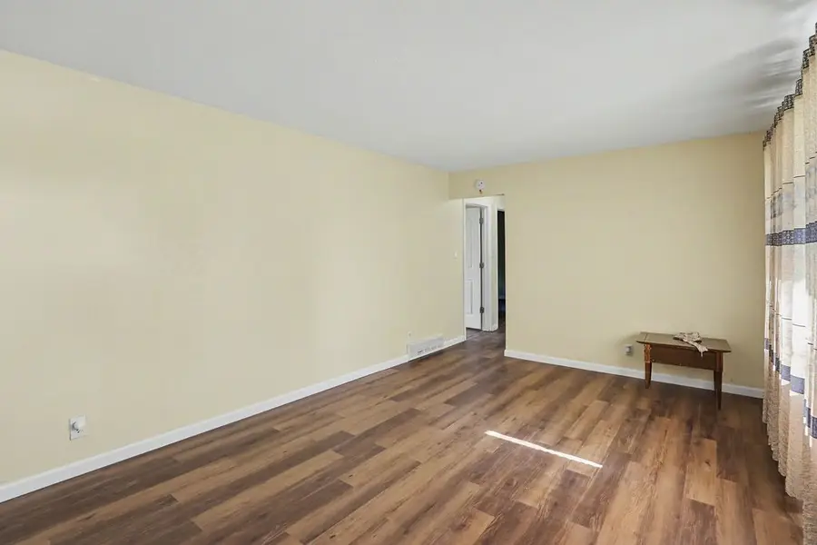 3406 E 26th Street, Des Moines, IA 50317 - #3