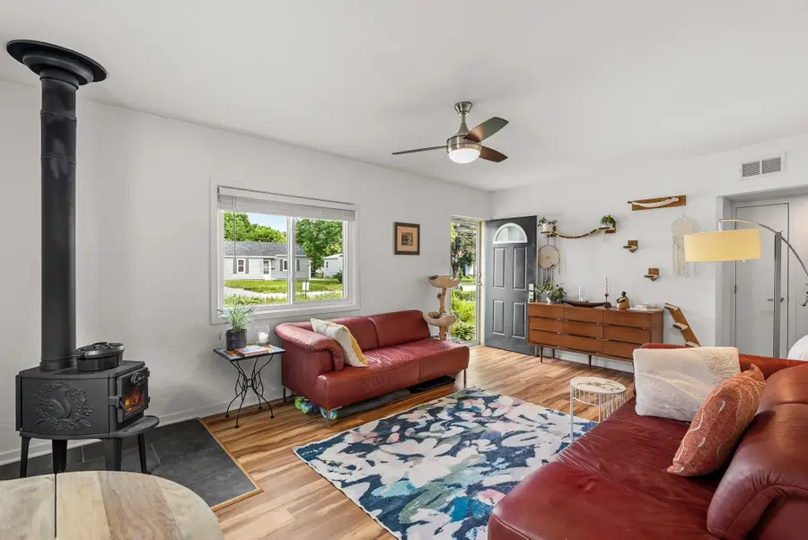 4036 15th Street, Des Moines, IA 50313 - #2