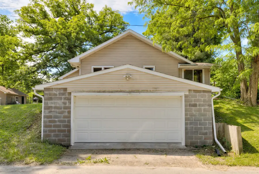1825 24th Drive, Des Moines, IA 50310 - #2