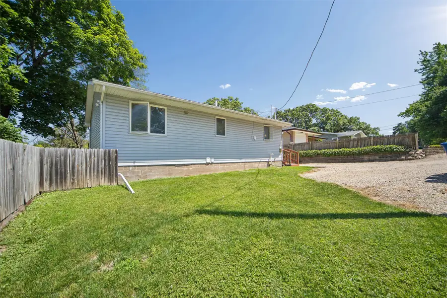 320 E Hughes Avenue, Des Moines, IA 50315 - #2