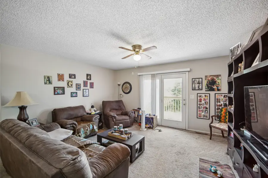 320 E Hughes Avenue, Des Moines, IA 50315 - #3