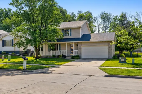 3123 SE Cherry Blossom Drive, Ankeny, IA 50021