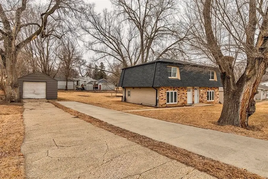 1229 Mckinley Avenue, Des Moines, IA 50315 - #3