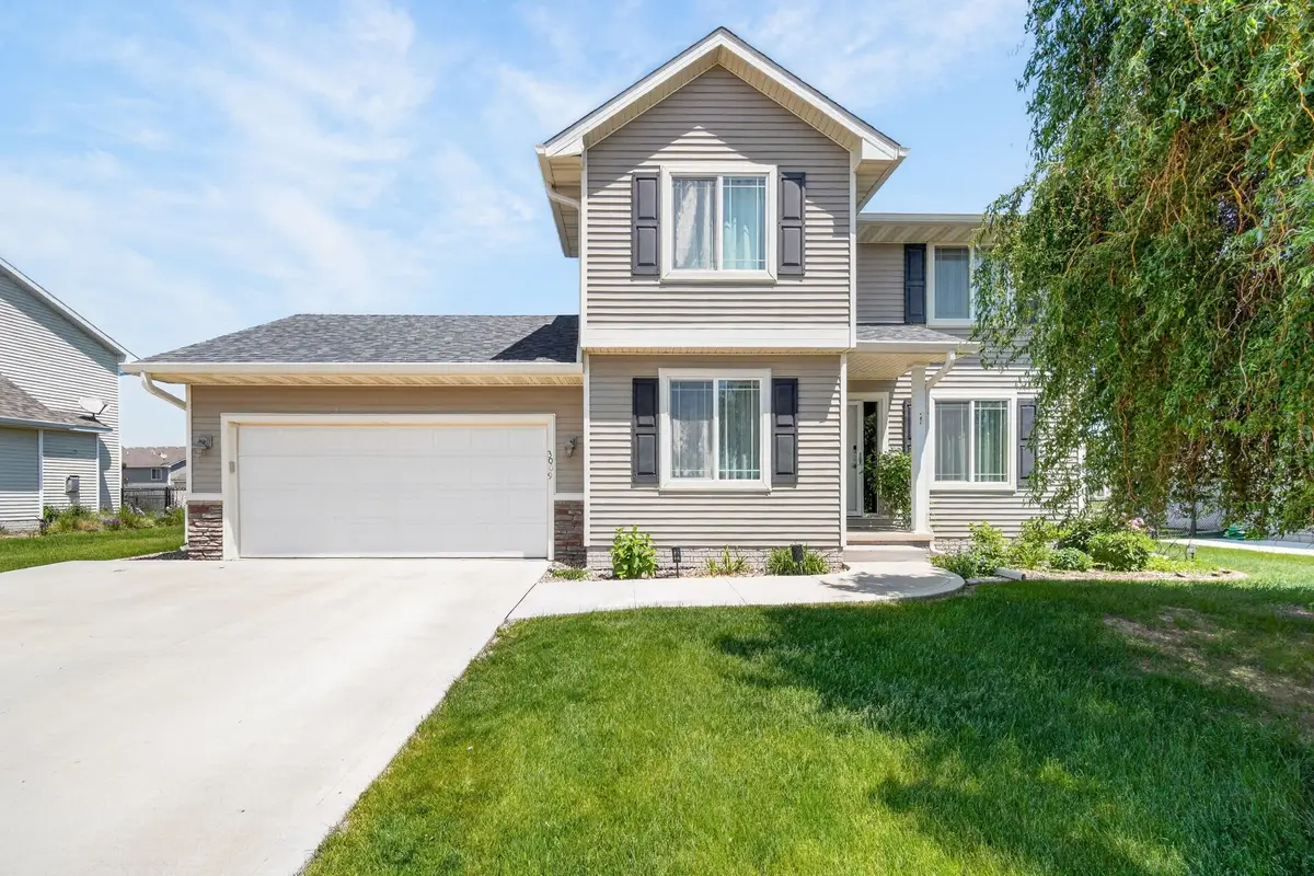 3009 SE Glenstone Drive, Grimes, IA 50111 - #1