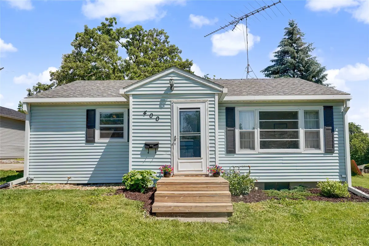 400 Lincoln Street, Pella, IA 50219 - #1