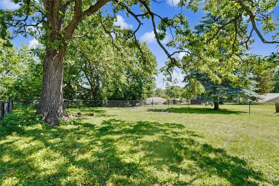 400 Lincoln Street, Pella, IA 50219 - #2