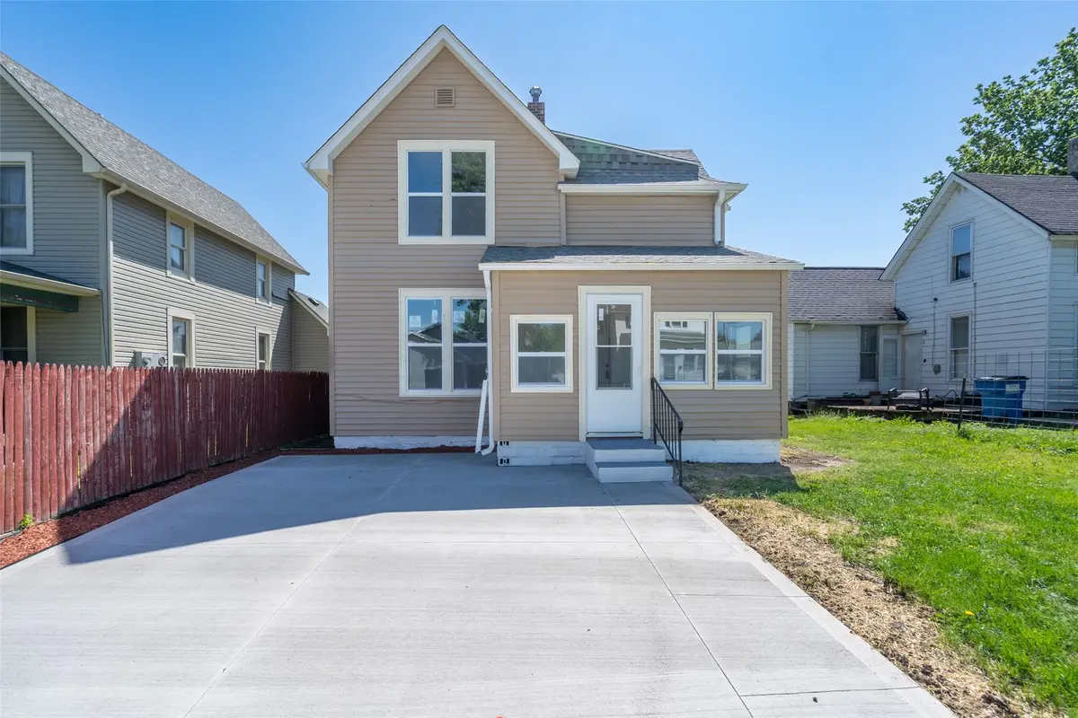 510 N Howard Street, Indianola, IA 50125 - #1