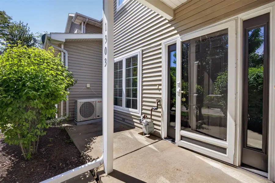 1183 S 52nd Street #1303, West Des Moines, IA 50265 - #2