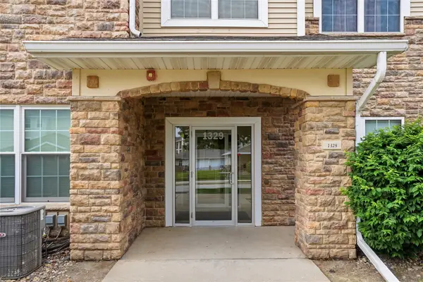 1329 SE University Avenue #302, Waukee, IA 50263