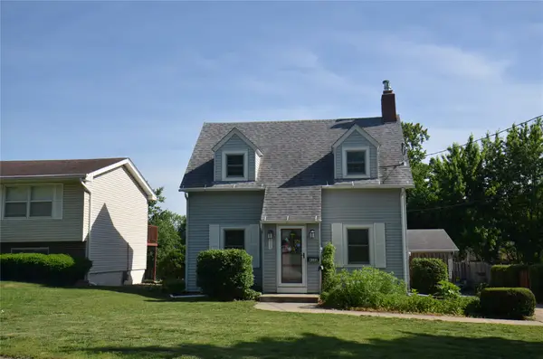 4122 Northwest Drive, Des Moines, IA 50310