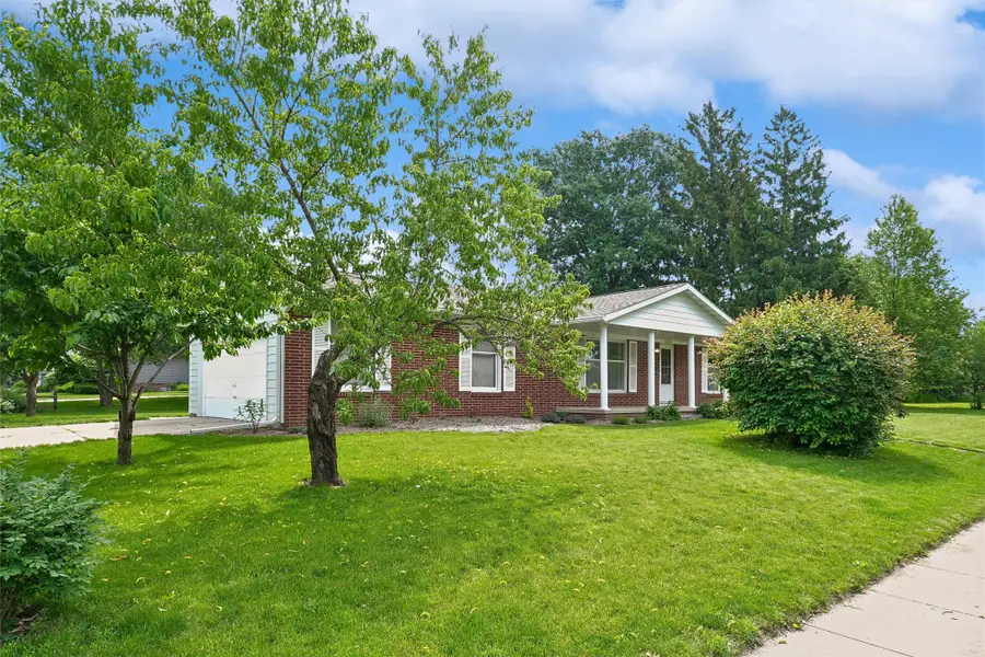 2818 Eisenhower Avenue, Ames, IA 50010 - #2