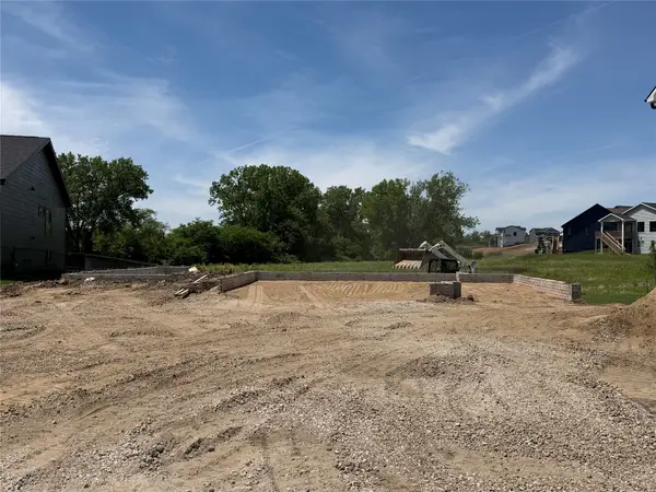 372 Napoli Avenue, West Des Moines, IA 50266