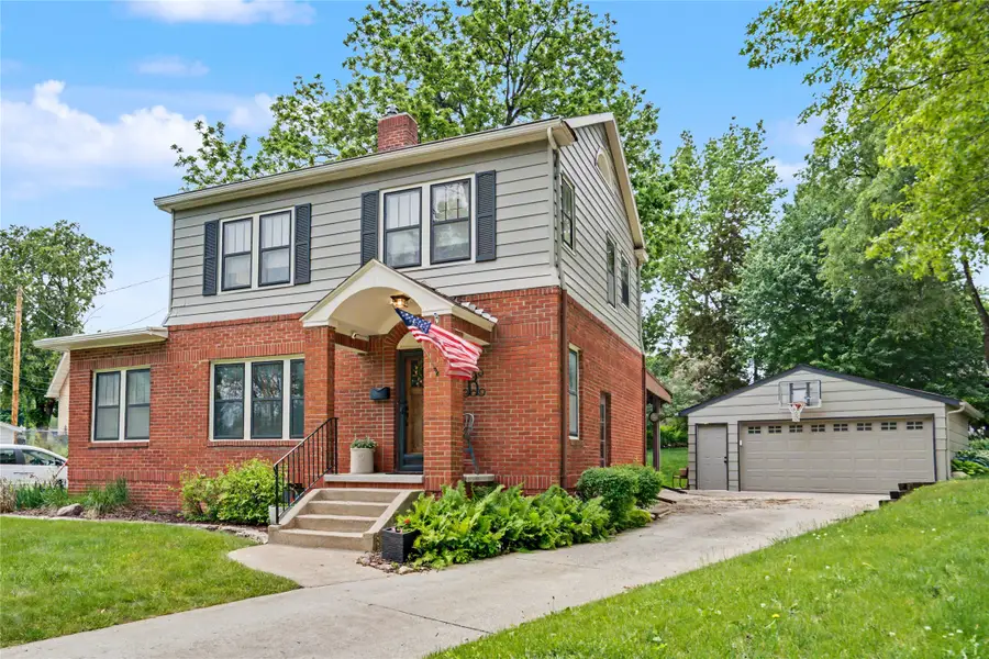 912 37th Street, Des Moines, IA 50312 - #2