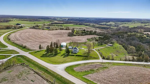 27048 500 Street, Chariton, IA 50049