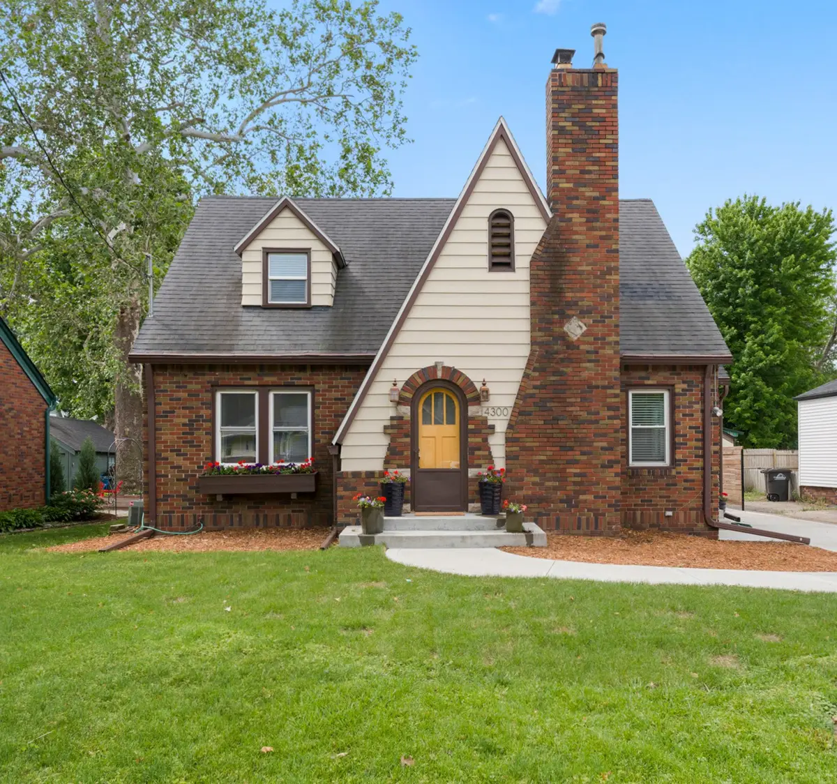 4300 Holland Drive, Des Moines, IA 50310 - #1