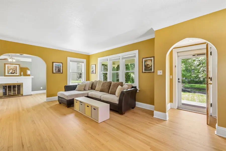 1087 45th Street, Des Moines, IA 50311 - #3