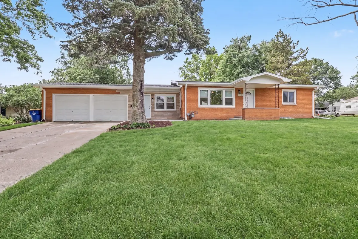 415 Peace Street, Pella, IA 50219 - #1