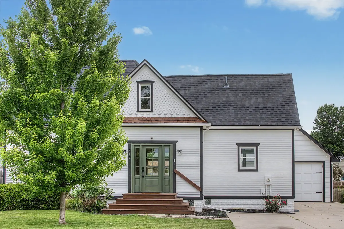 317 Elm Avenue Sw, Mitchellville, IA 50169 - #1
