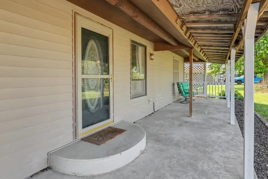 104 Delft Drive, Pella, IA 50219 - #2