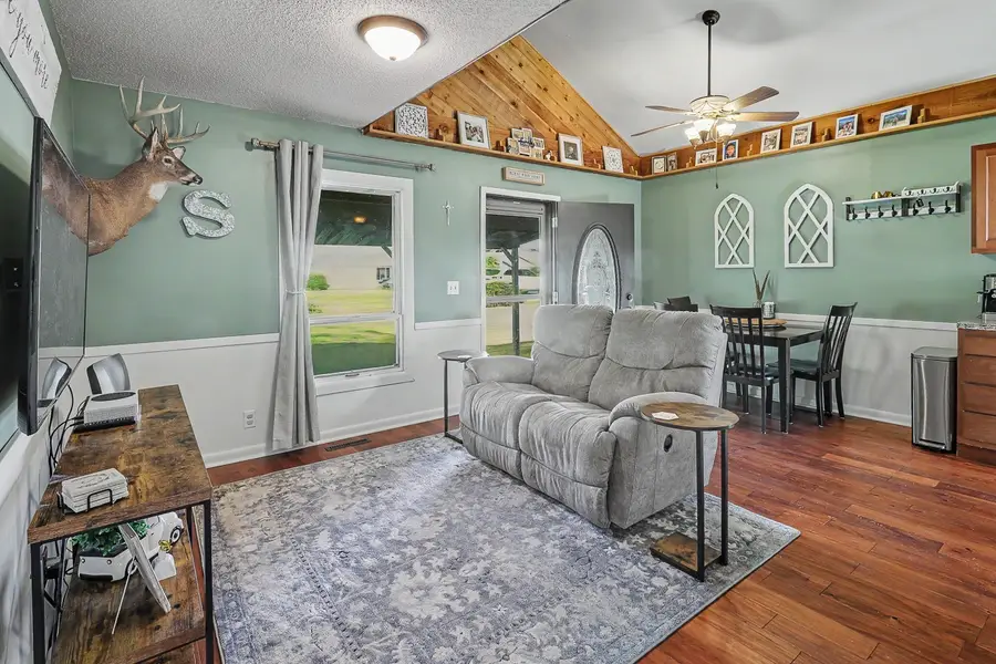 104 Delft Drive, Pella, IA 50219 - #3