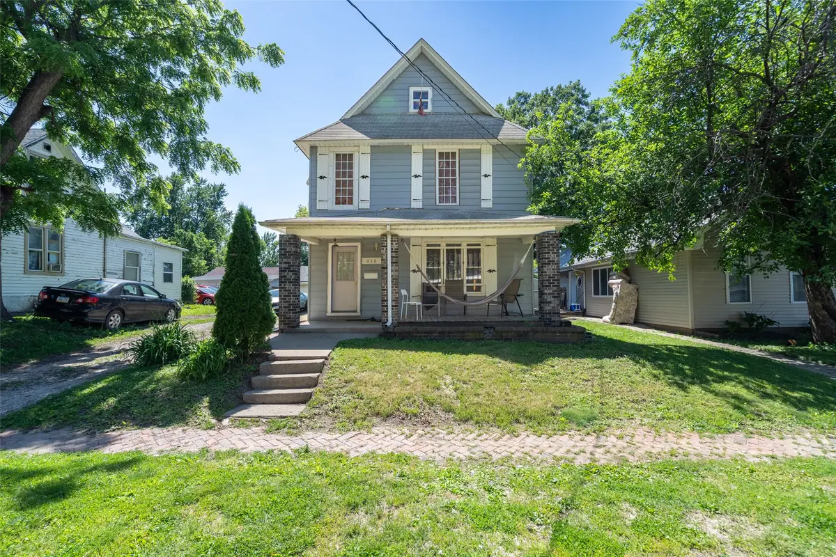 918 E 12th Street, Des Moines, IA 50316 - #1