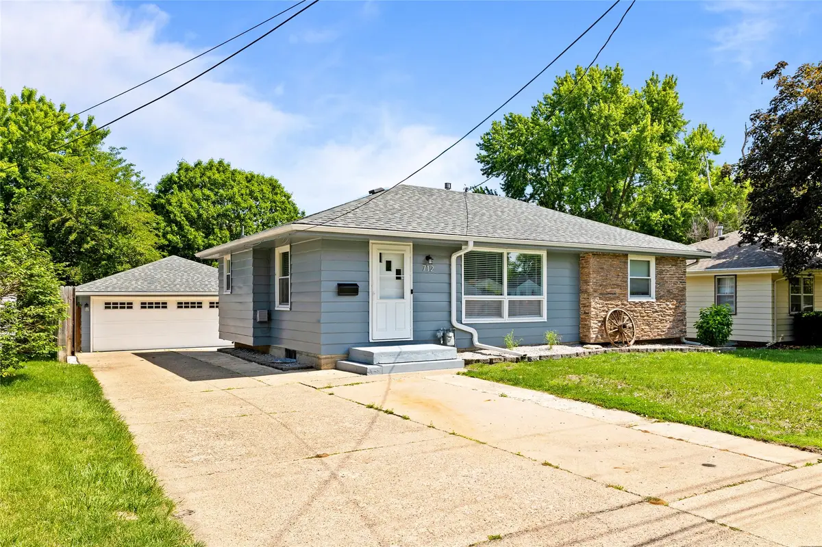 712 E Madison Avenue, Des Moines, IA 50313 - #1