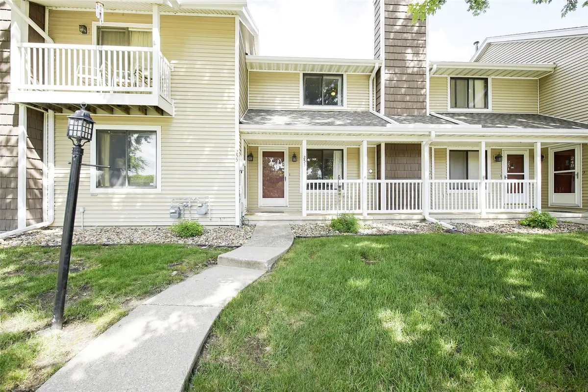 253 52nd Street, West Des Moines, IA 50265 - #1