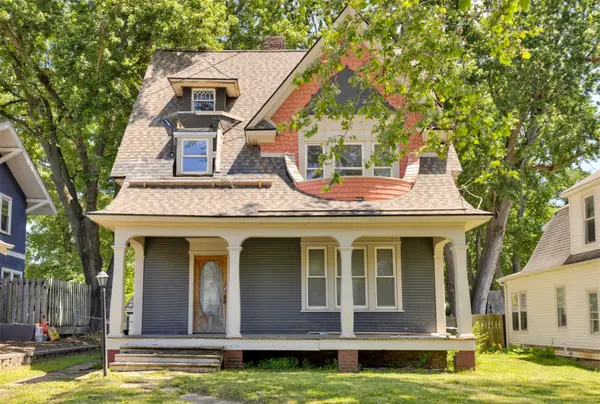 1367 E 9th Street, Des Moines, IA 50316