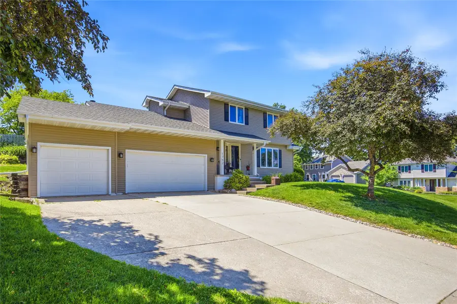 1752 NW 101st Street, Clive, IA 50325 - #2