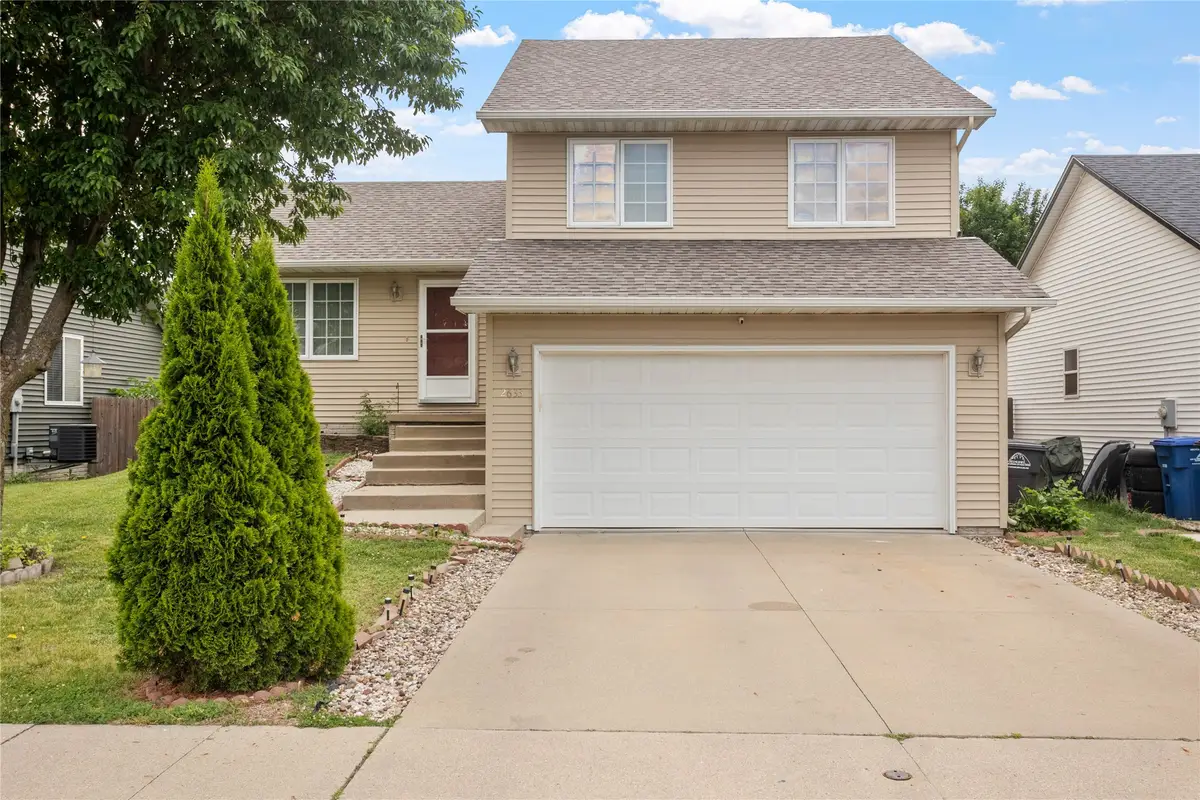 2633 Whispering Ridge Drive, Des Moines, IA 50320 - #1