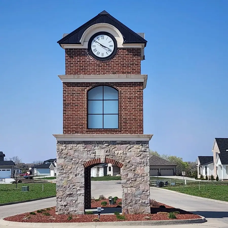 16220 Sharon Drive, Urbandale, IA 50323 - #3