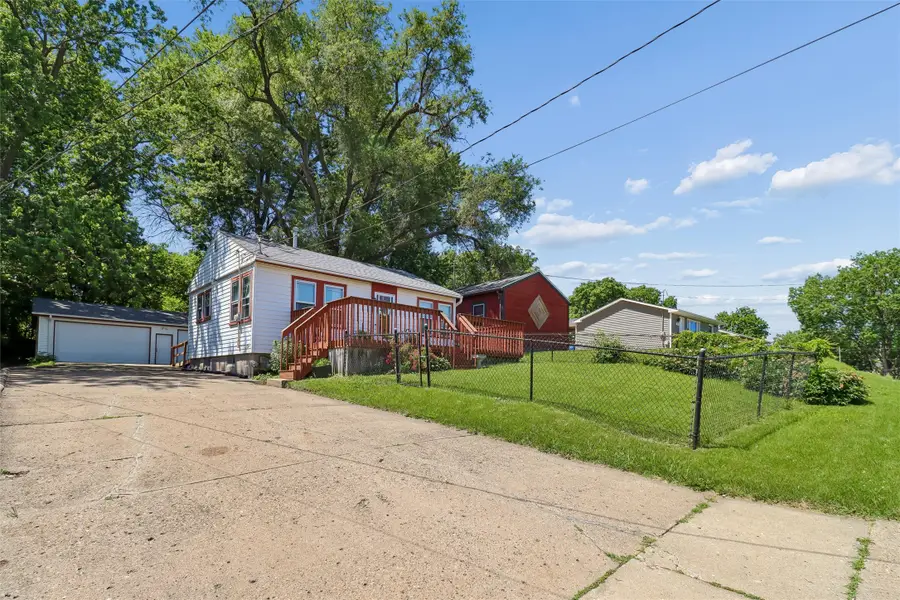 105 E Wall Avenue, Des Moines, IA 50315 - #3