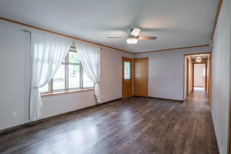 1429 W 1st Street, Pella, IA 50219 - #3
