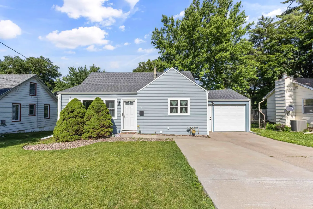 632 12th Street, West Des Moines, IA 50265 - #1