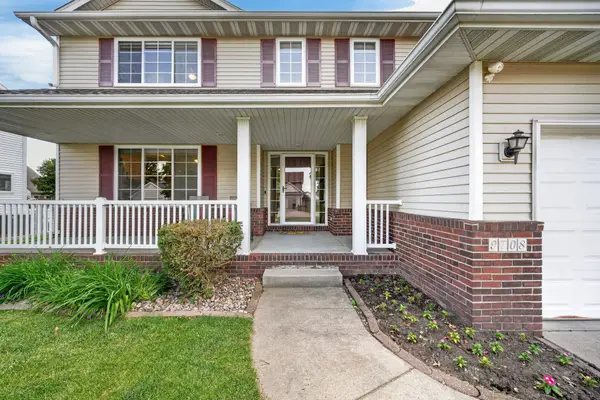 9708 Catalina Drive, Johnston, IA 50131