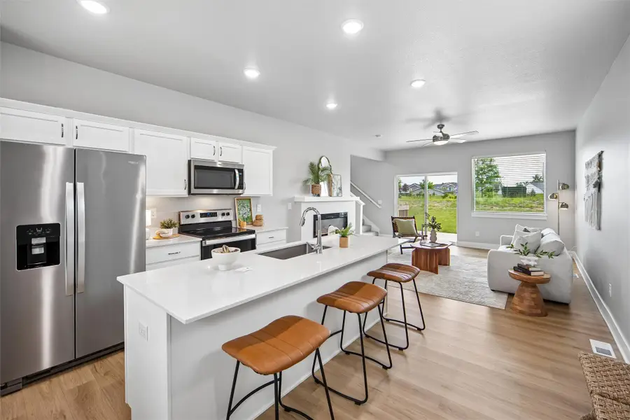15215 Deerview Drive, Urbandale, IA 50323 - #2