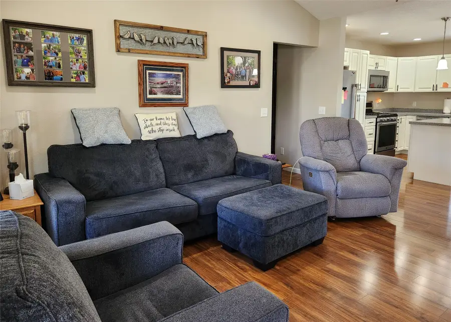 1009 N Harlan Street, Knoxville, IA 50138 - #3