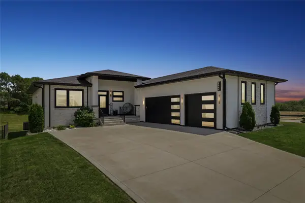 2985 Sunflower Drive, Waukee, IA 50263