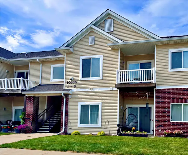 10335 Norfolk Drive #8, Johnston, IA 50131