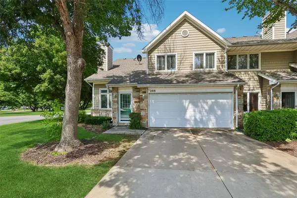 811 Burr Oaks Drive #208, West Des Moines, IA 50266
