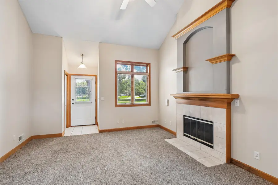 811 Burr Oaks Drive #208, West Des Moines, IA 50266 - #2