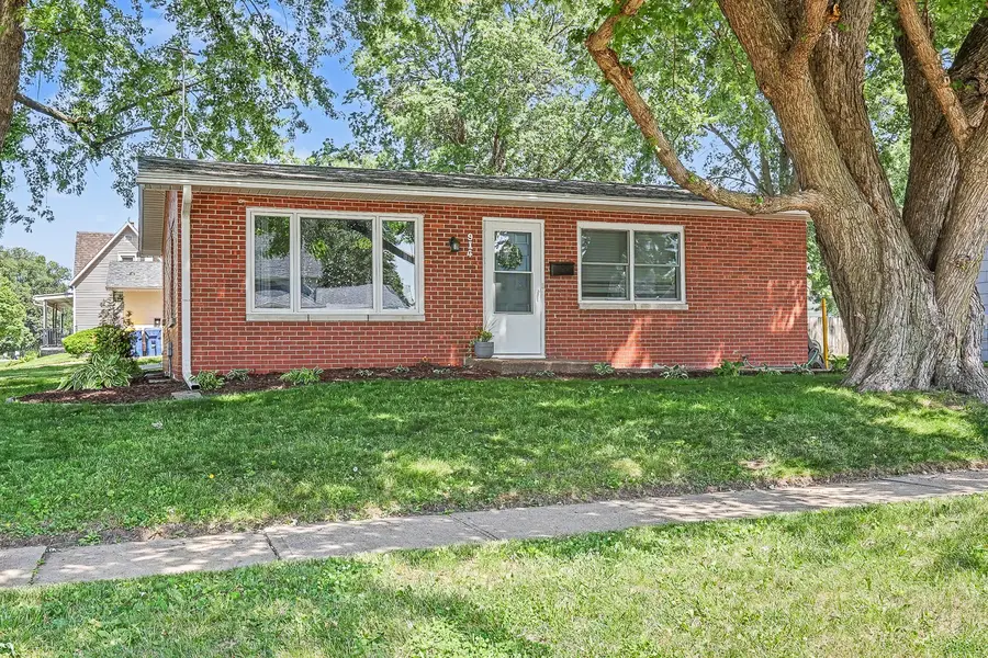 914 W 5th Street, Pella, IA 50219 - #2