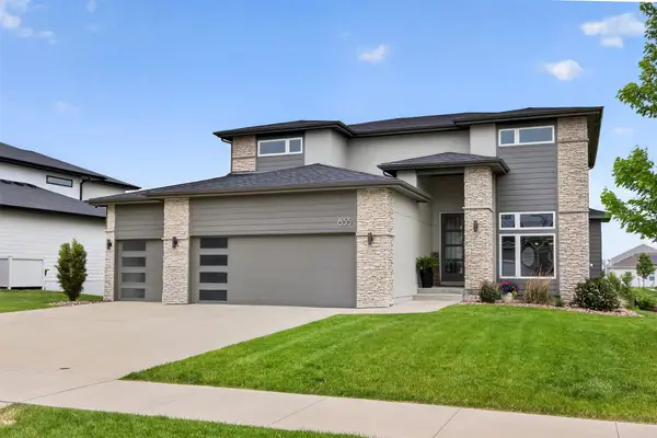 855 Sandstone Point, Waukee, IA 50263