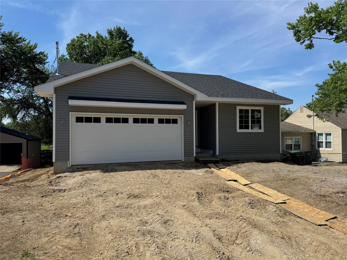 306 Herold Avenue, Des Moines, IA 50315 - #1